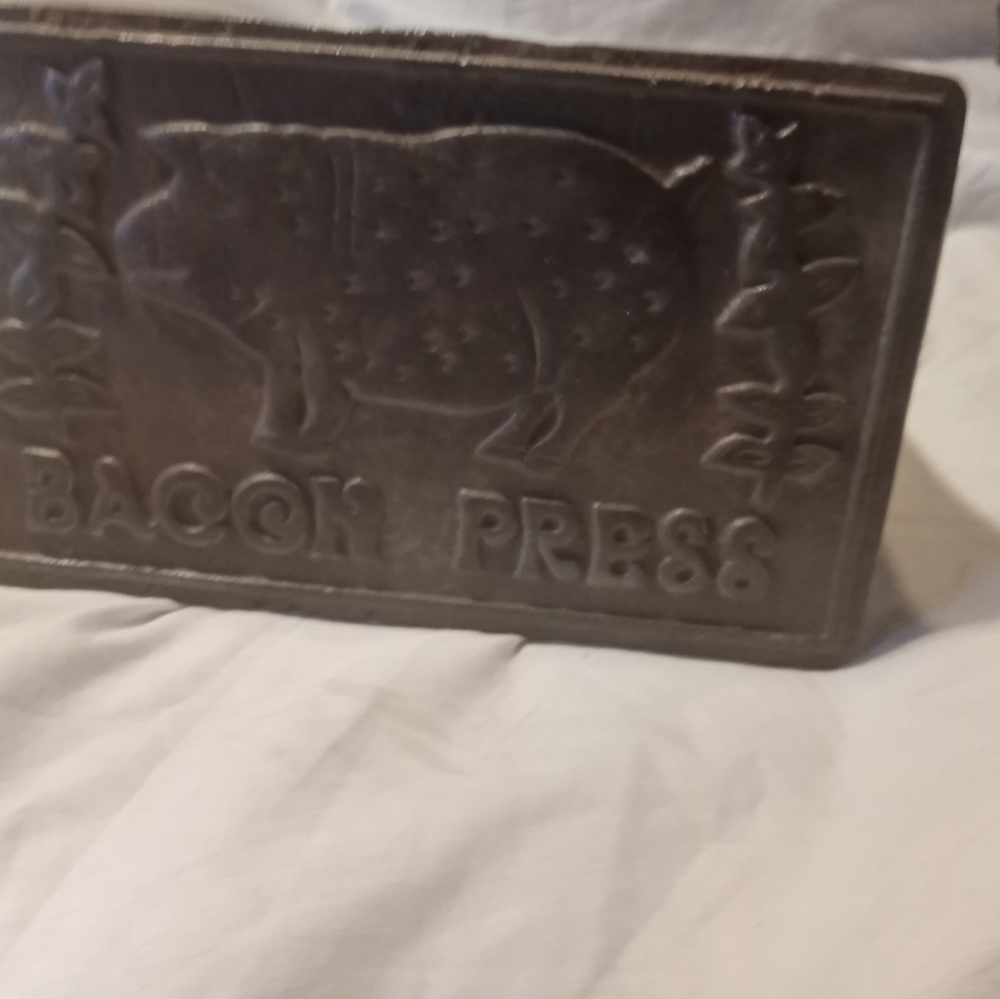 Vintage antique cast iron bacon press